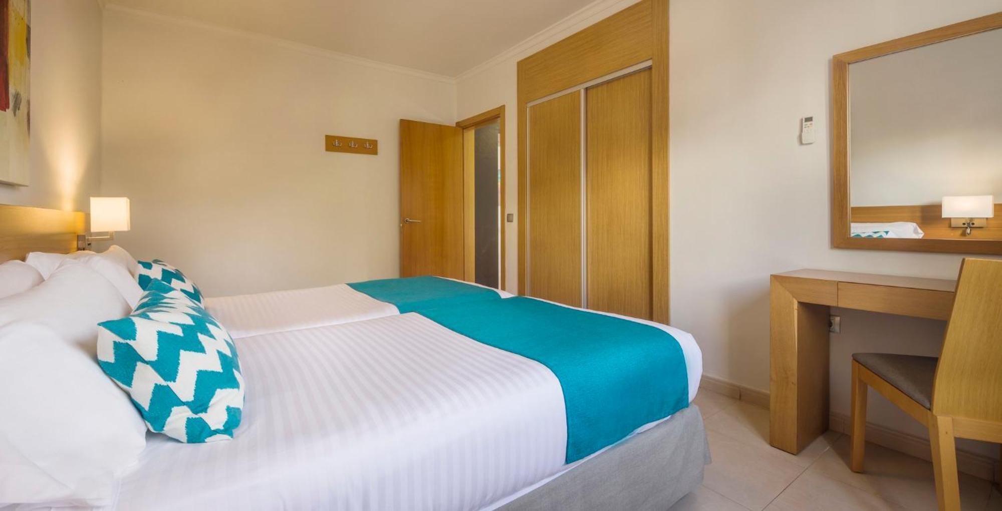 Ilunion Costa Sal Lanzarote Aparthotel Puerto del Carmen  Bilik gambar