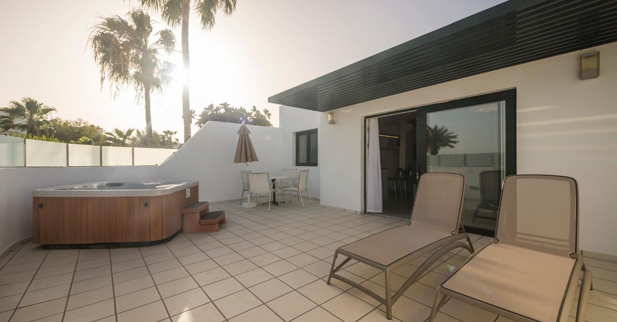 Ilunion Costa Sal Lanzarote Aparthotel Puerto del Carmen  Bilik gambar