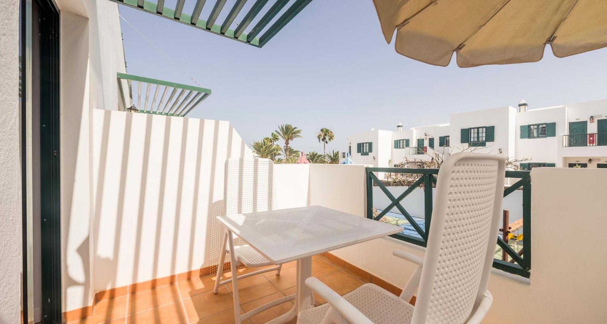 Ilunion Costa Sal Lanzarote Aparthotel Puerto del Carmen  Bilik gambar