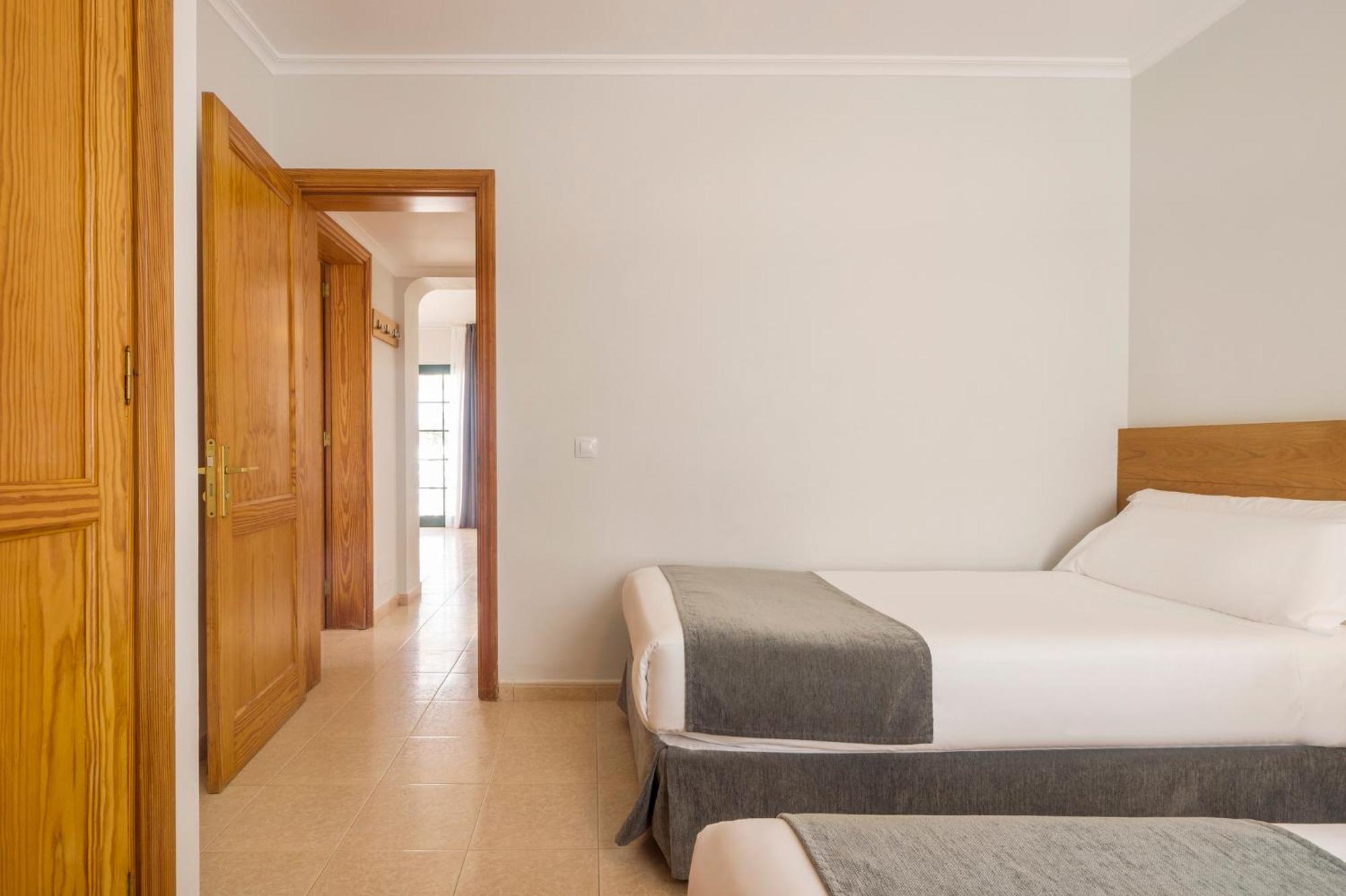 Ilunion Costa Sal Lanzarote Aparthotel Puerto del Carmen  Bilik gambar